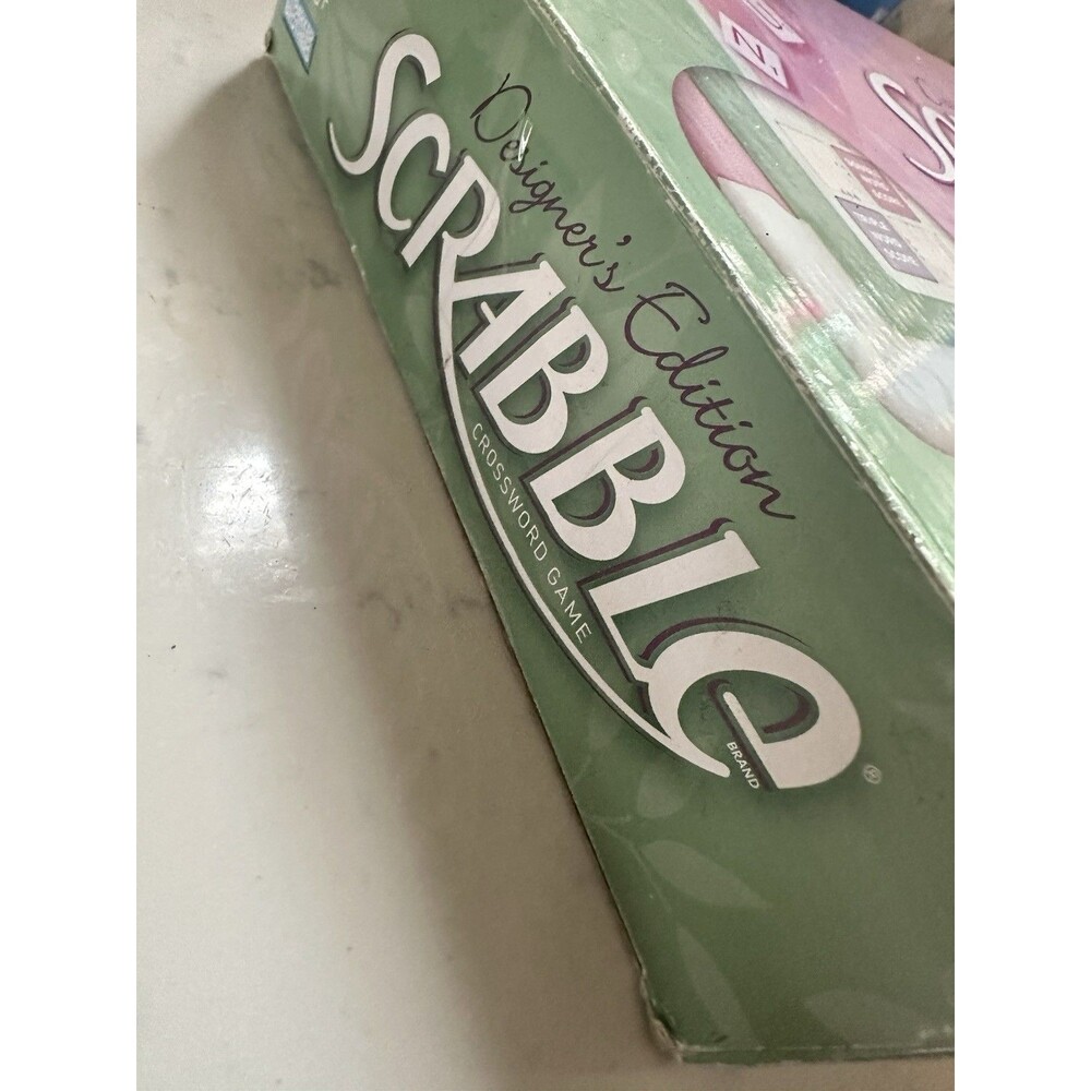 Scrabble Designer's Edition Toys R Us (2008) rotating board Barbie pink VG - Picture 4 of 10